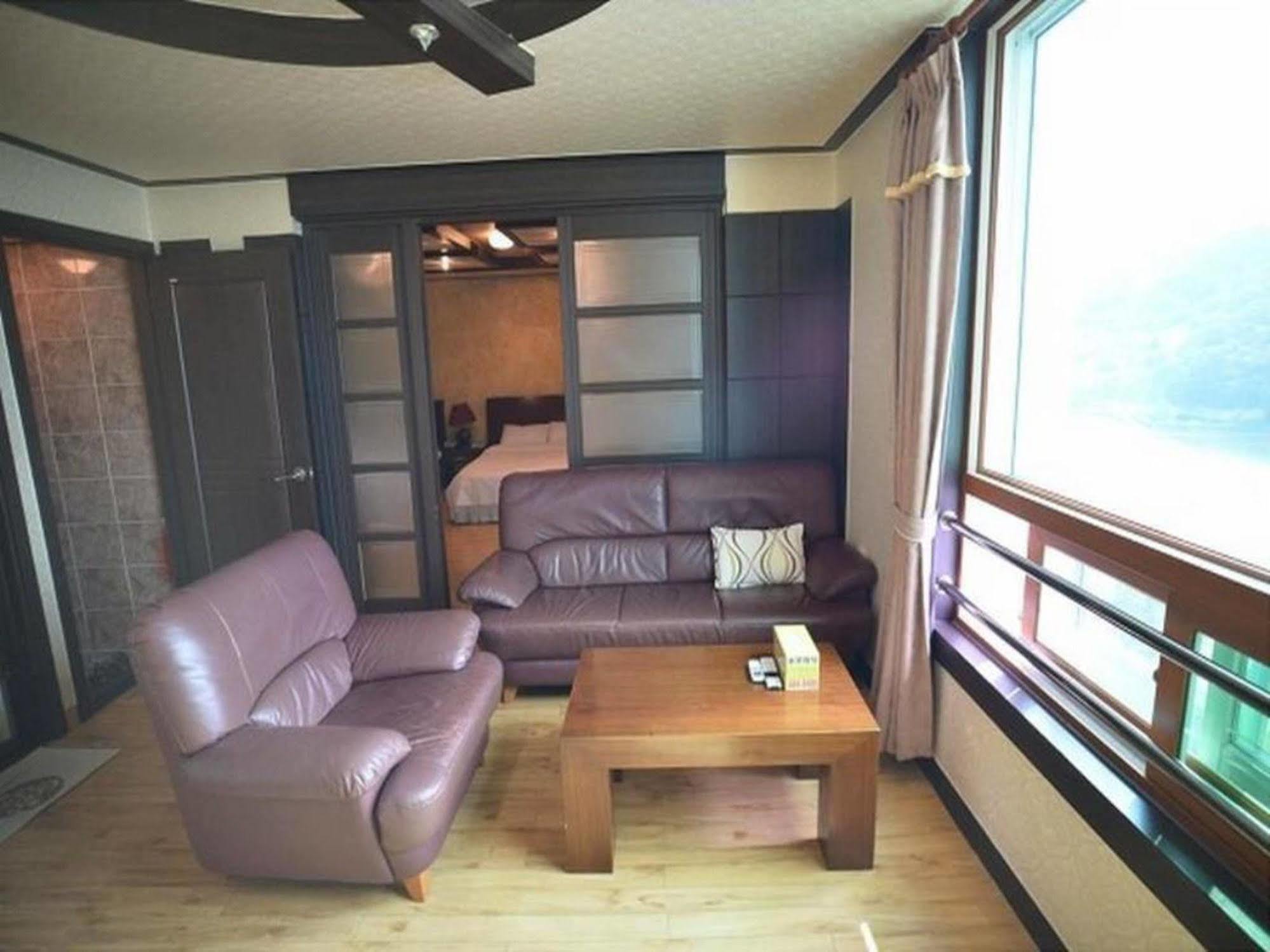 Am Ort Hotel Yeosu Exterior foto
